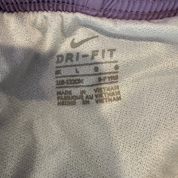 Nike Girls Light Purple Sports Shorts - Dri Fit - Picture 4 of 4